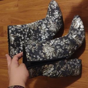 Size 10 floral boots. Only worn once!!